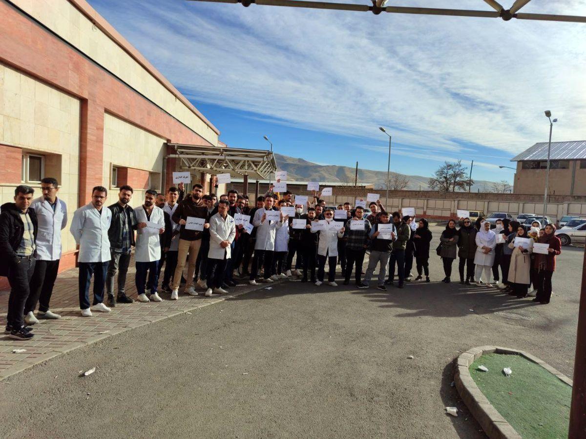 تجمع پرستاران سقز در اعتراض به شرایط  معیشتی