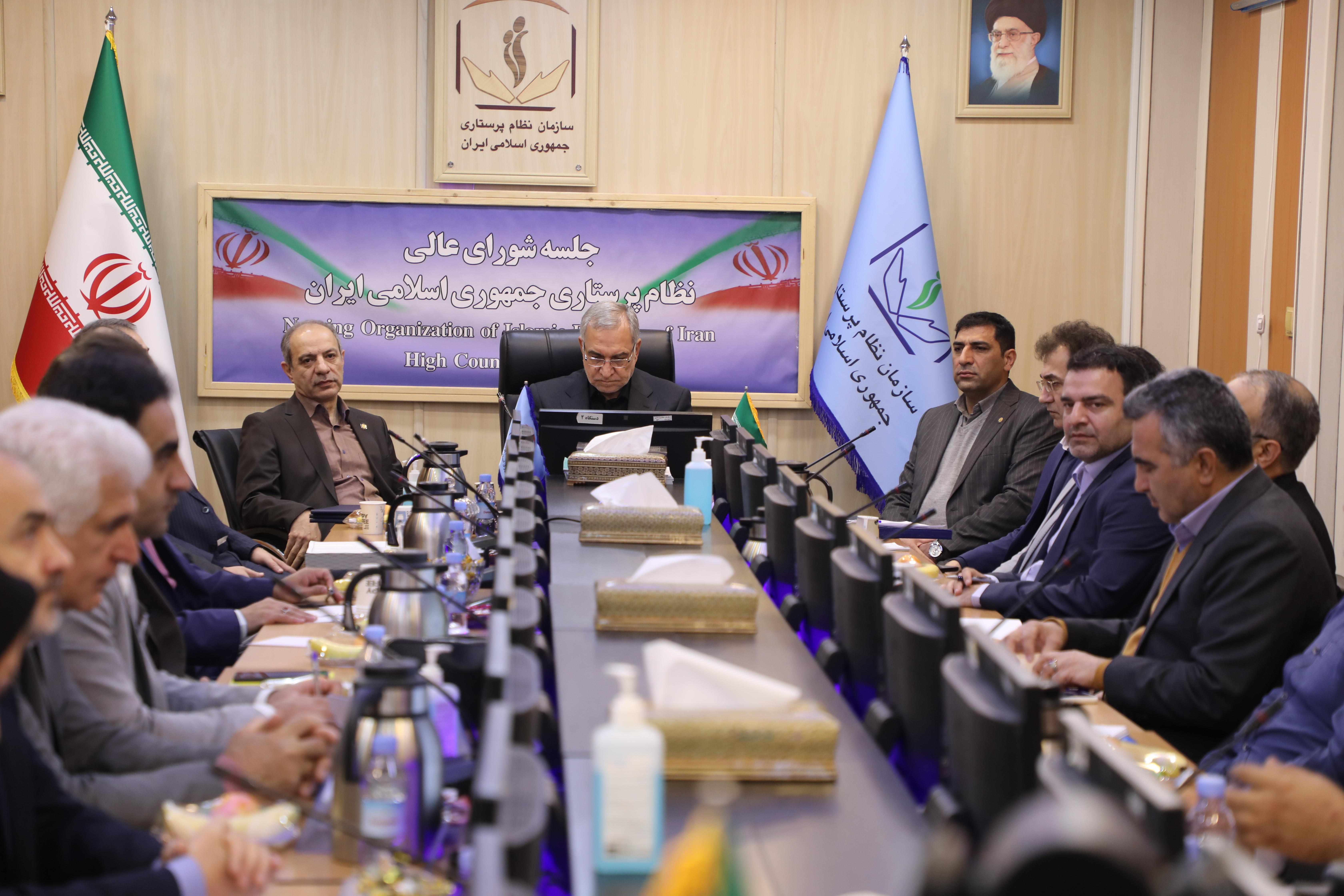 مطالبات و مشکلات پرستاران با حضور وزیر بهداشت برسی شد / ضرورت توجه ویژه به مشکلات و دغدغههای  جامعه پرستاری