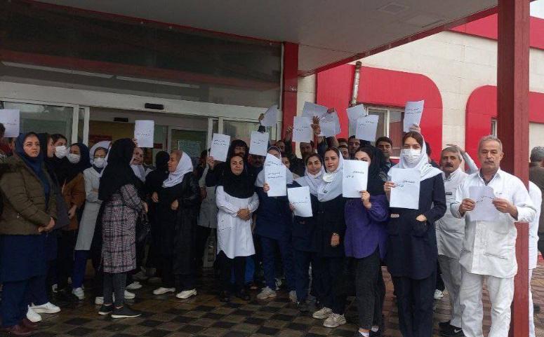 پرستاران سنندج در هفته پرستار تجمع کردند