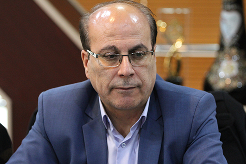 خانواده شهدای مدافع سلامت نباید بلاتکلیف بمانند