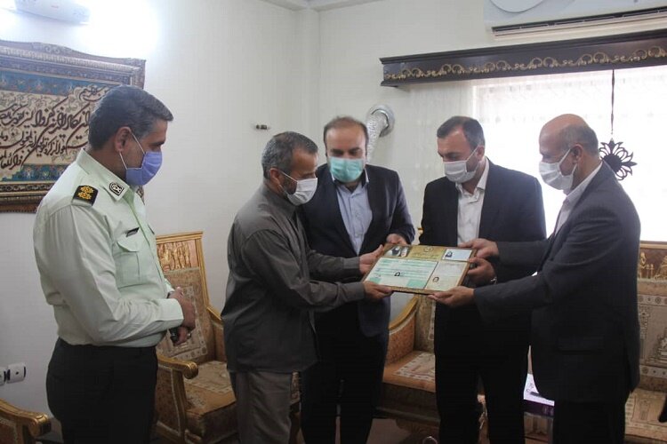 صدور نخستین شناسنامه شهید برای مدافع گیلانی سلامت