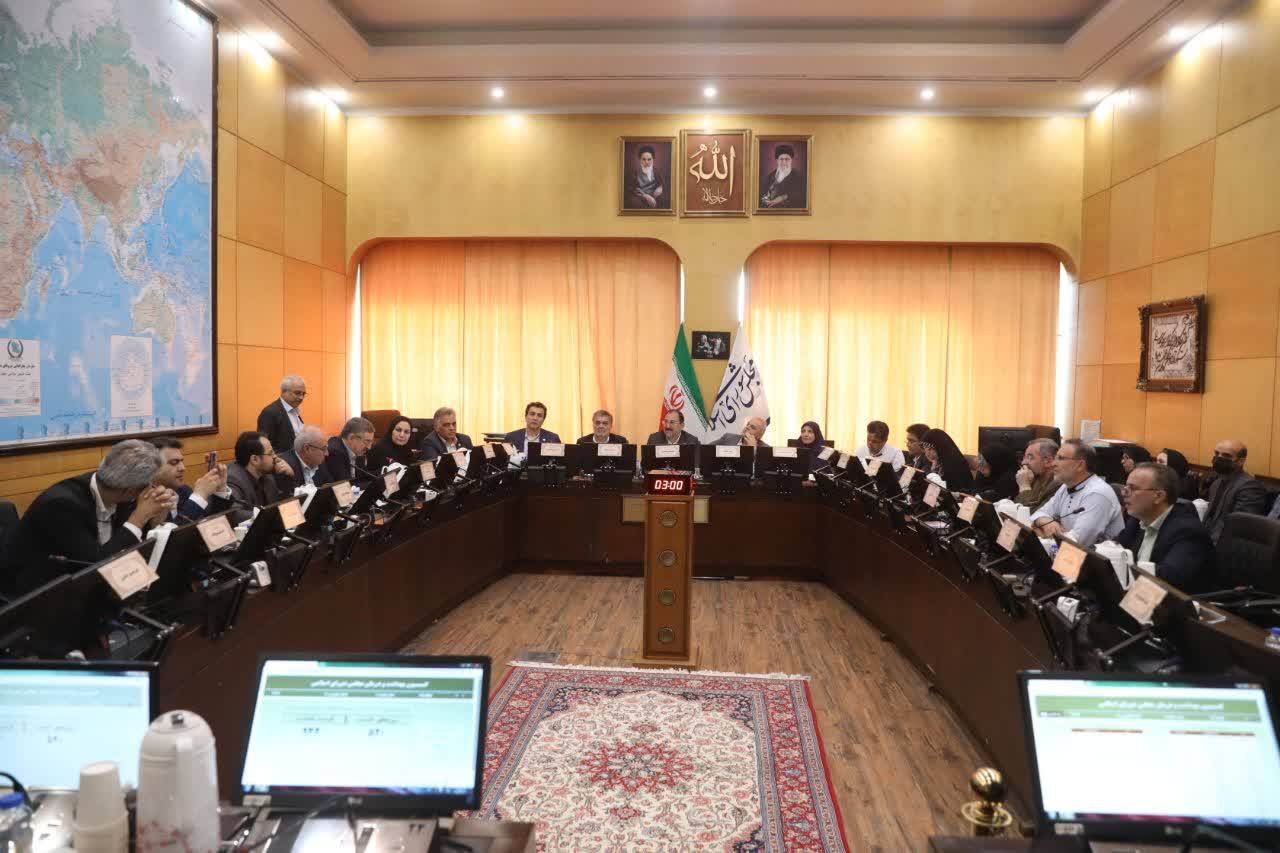 نامه رئیس کمیسیون بهداشت به معاون اول رئیس جمهور برای کاهش ساعت کار پرستاران به ازای تعطیلی پنج‌شنبه‌ها