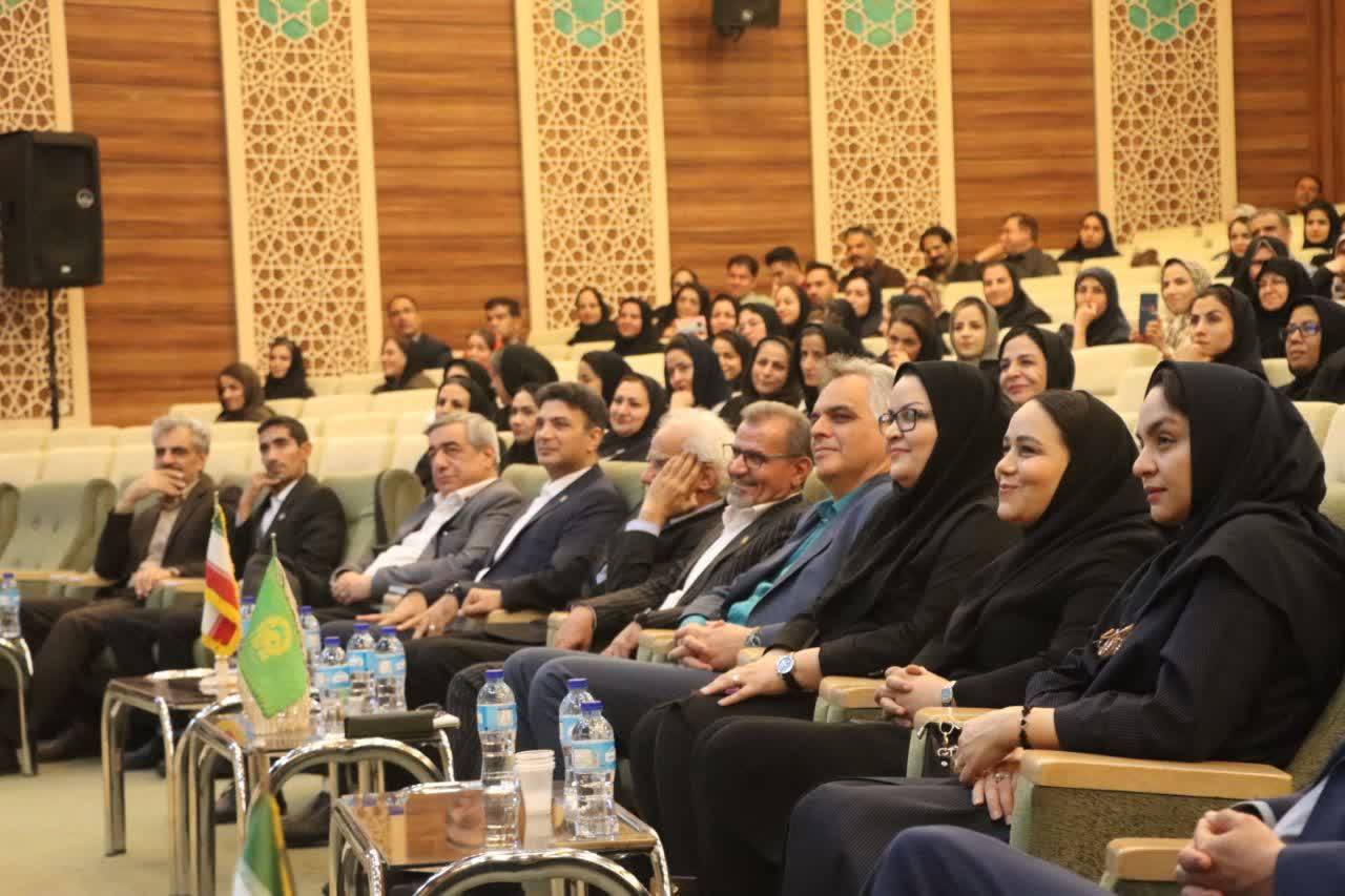 تأکید بر بهبود معیشت و اصلاح پرداختها در حوزه سلامت تأکید بر بهبود معیشت و اصلاح پرداختها در حوزه سلامت